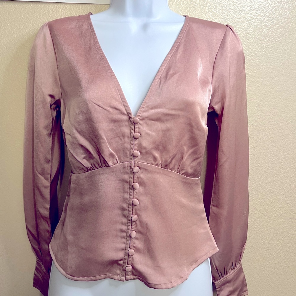 NWT- Abercrombie and Fitch V Neck Pink